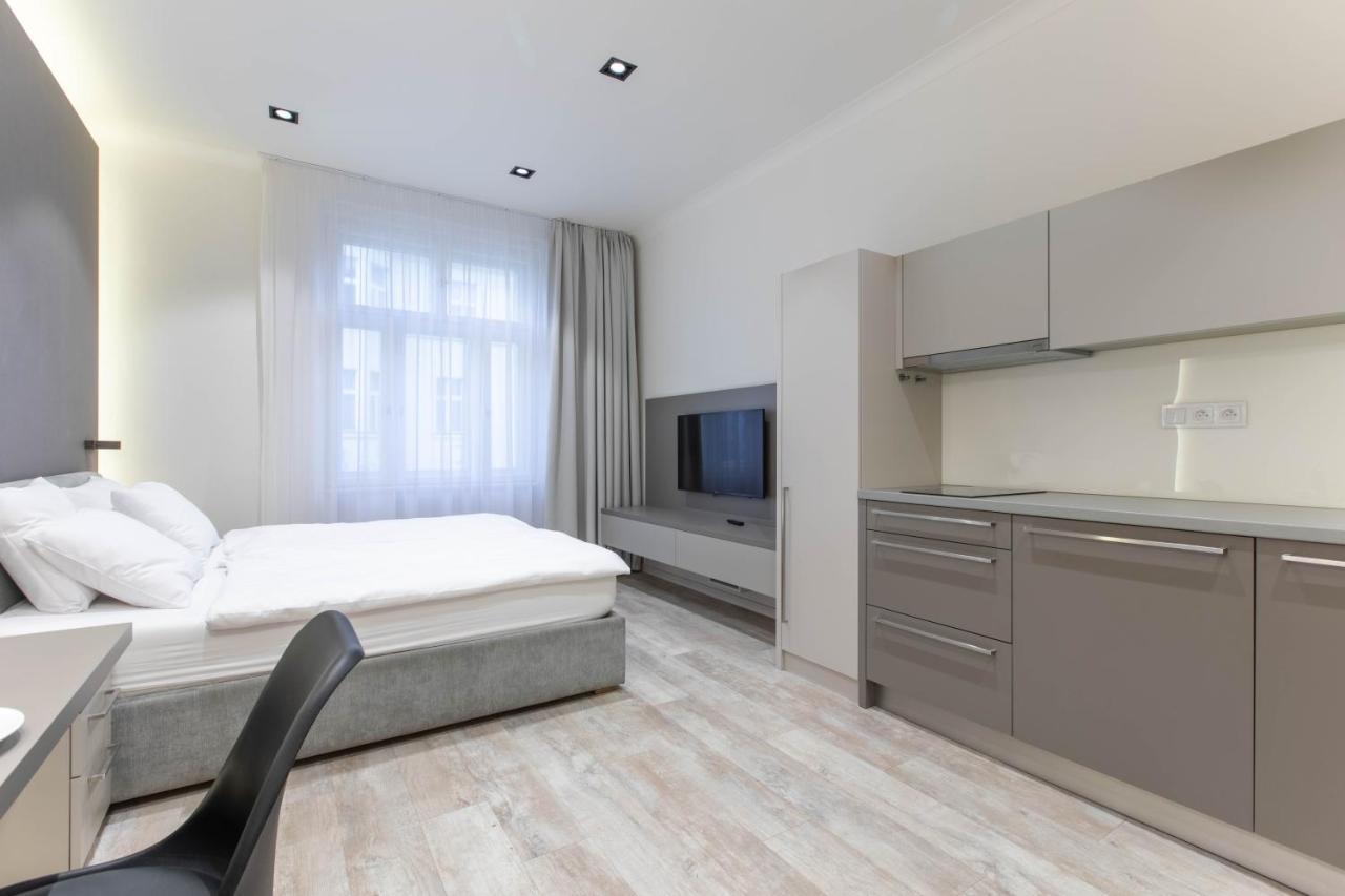 Lampi Aparthotel ปราก ภายนอก รูปภาพ
