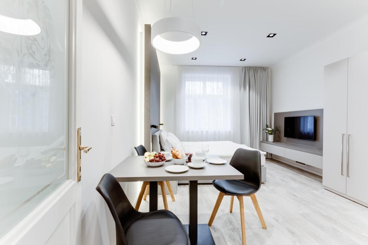 Lampi Aparthotel ปราก ภายนอก รูปภาพ