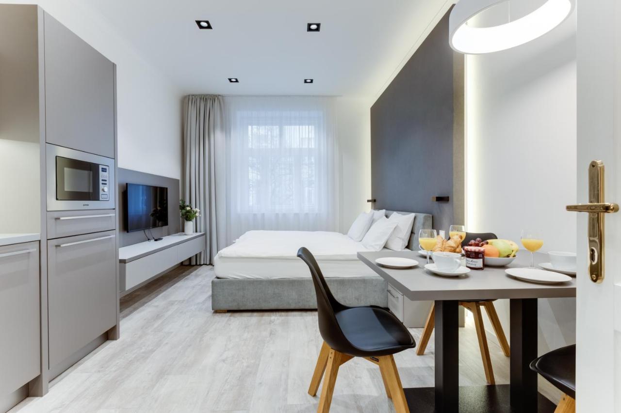 Lampi Aparthotel ปราก ภายนอก รูปภาพ