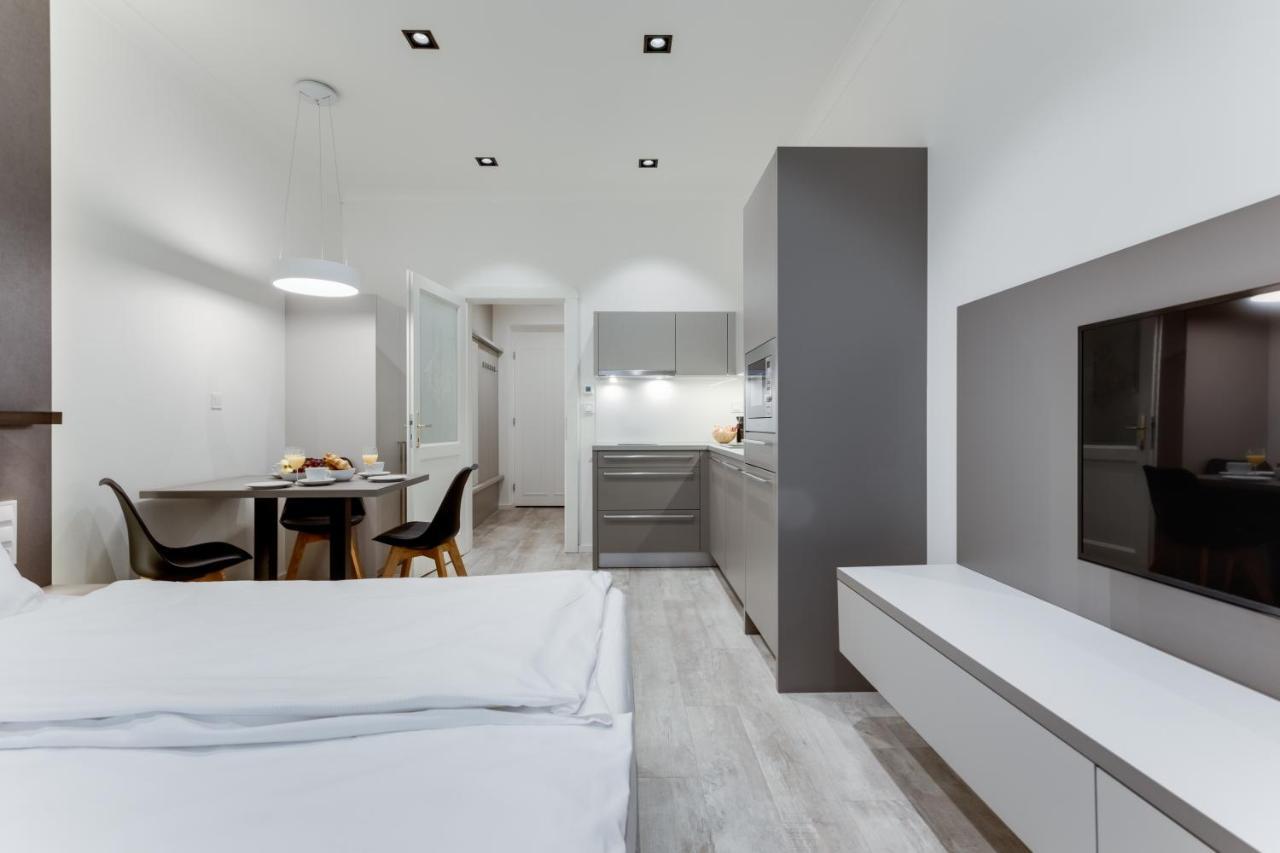Lampi Aparthotel ปราก ภายนอก รูปภาพ