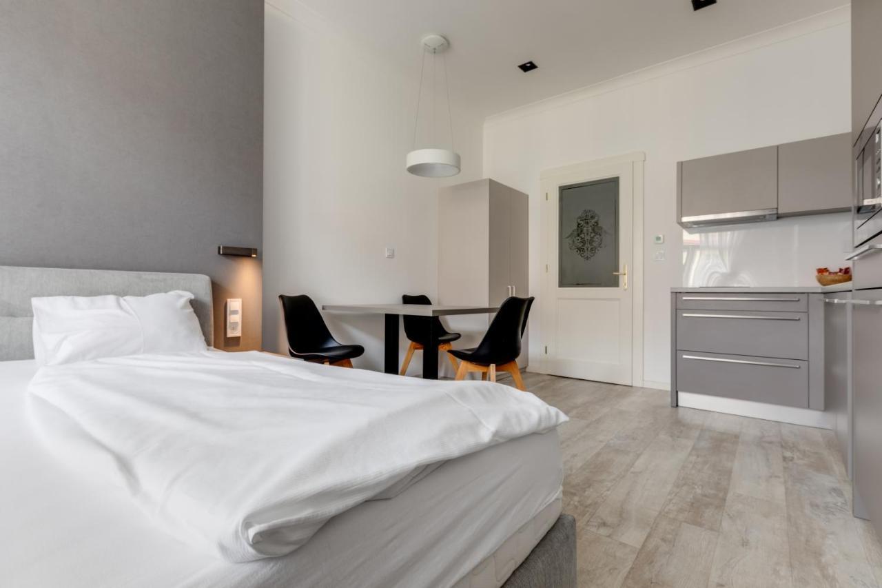 Lampi Aparthotel ปราก ภายนอก รูปภาพ
